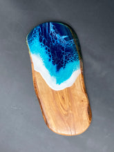 Load image into Gallery viewer, Medium Olive Wood Platter in Ocean
