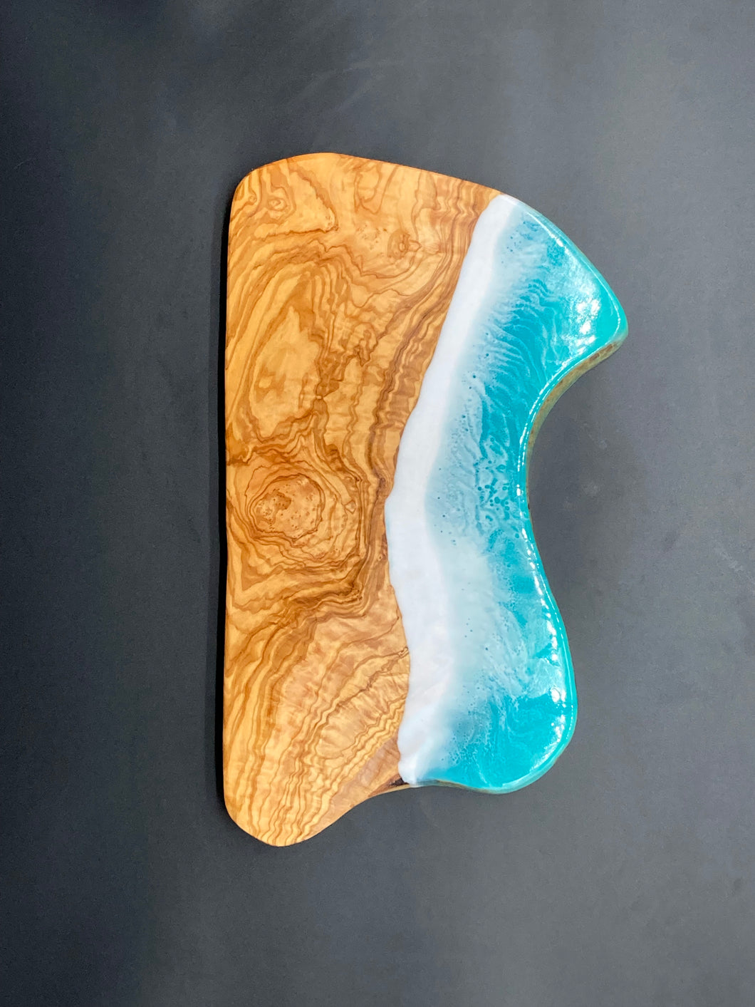 Medium Olive Wood Oval Platter in Tantalizing Teal